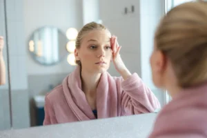 Am I a Good Candidate for a Facelift? Signs You’re Ready (or Not)